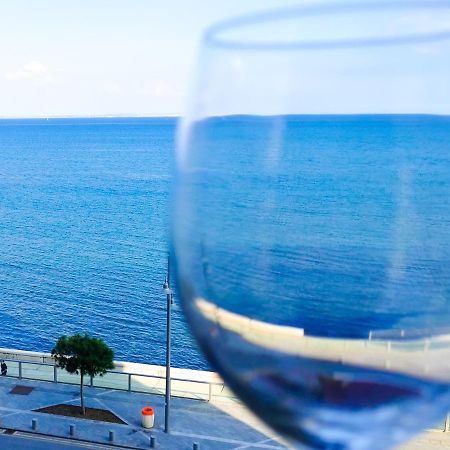 Flirty Flamingo Seaview Seafront Apartment Larnaca Ngoại thất bức ảnh