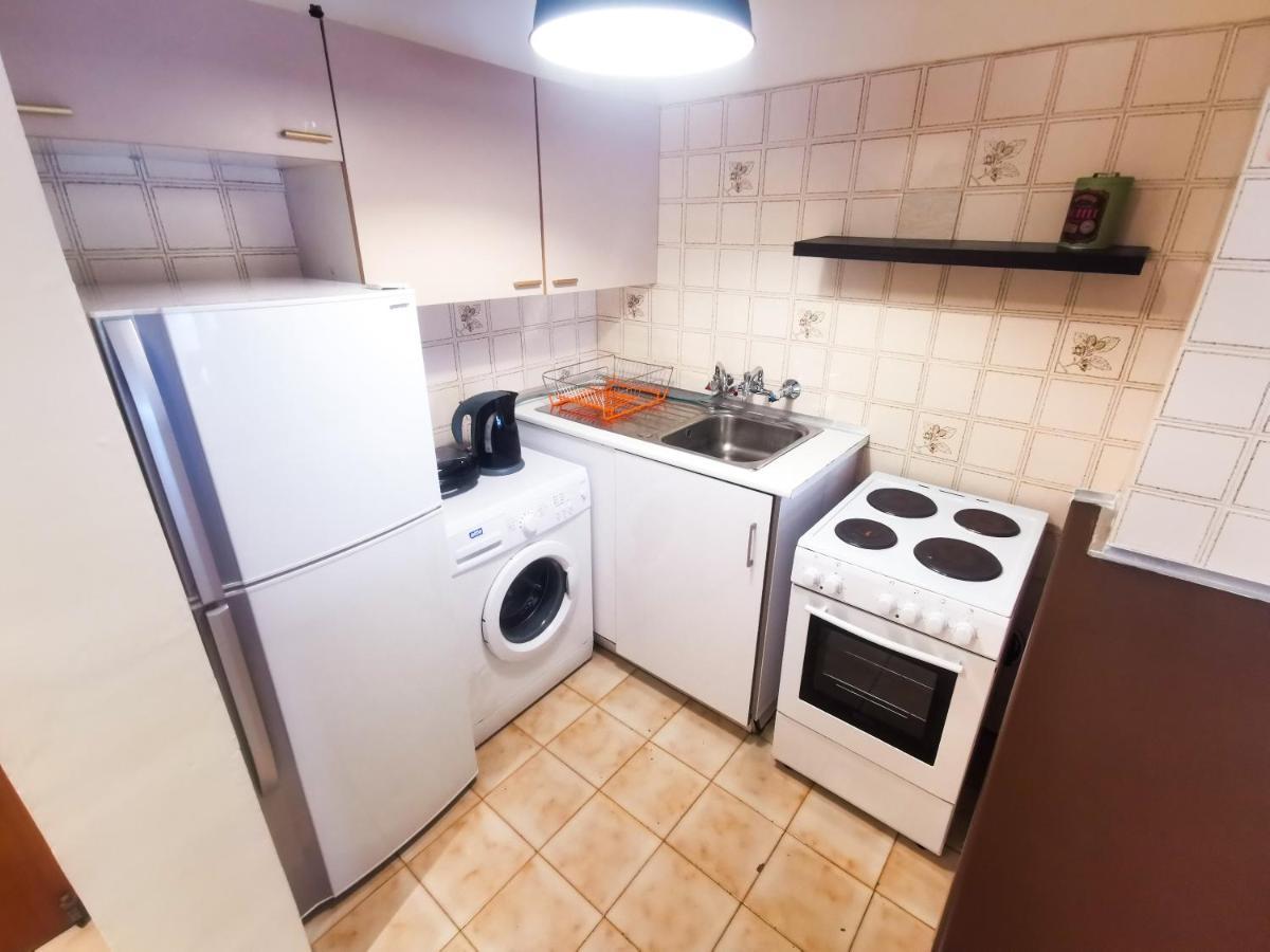 Flirty Flamingo Seaview Seafront Apartment Larnaca Ngoại thất bức ảnh